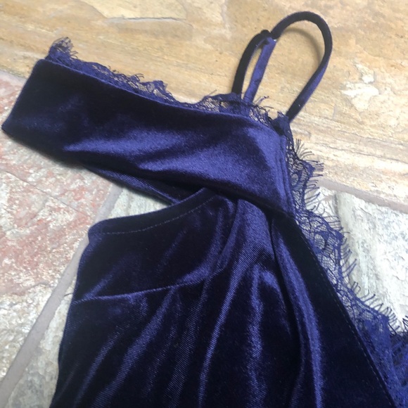 Lulu’s Midnight Blue Velvet Dress - Picture 7 of 11